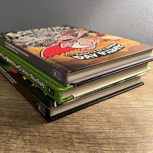 “Captain Underpants” Hardback Full Color Book Set - Picture 11 of 13